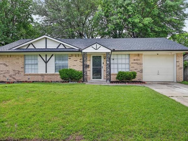 263 Merribrook Trail , Duncanville, TX 75116