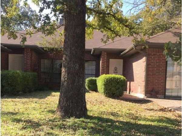 316 Lochridge Drive, Azle, TX 76020