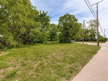 3711 Carpenter Avenue, Dallas, TX 75210