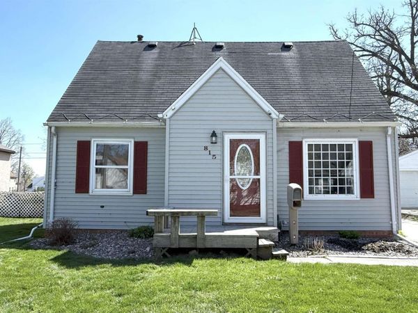 815 16th Street NE, Mason City, IA 50401