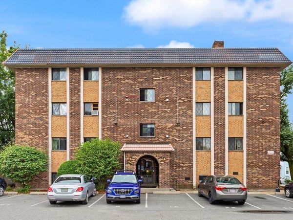 303 Lowell St, Unit 1, Somerville, MA 02145