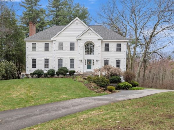 26 Greenfield Dr, Plaistow, NH 03865