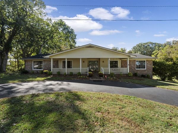 630 Oak Grove Way , Bowling Green, KY 42104