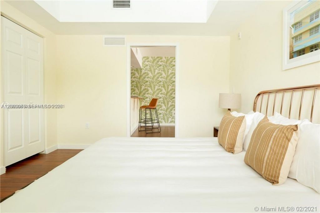 568 NE 66th St, Unit 501, Miami, FL 33138 Photo