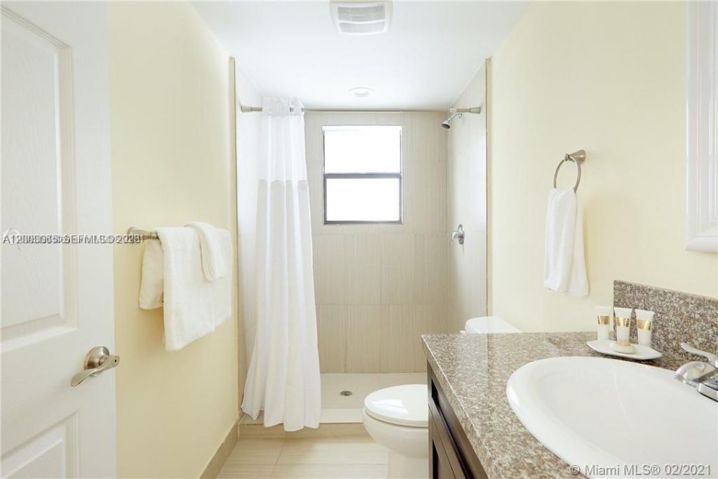 568 NE 66th St, Unit 501, Miami, FL 33138 Photo