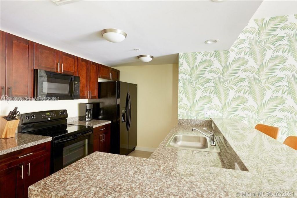 568 NE 66th St, Unit 501, Miami, FL 33138 Photo