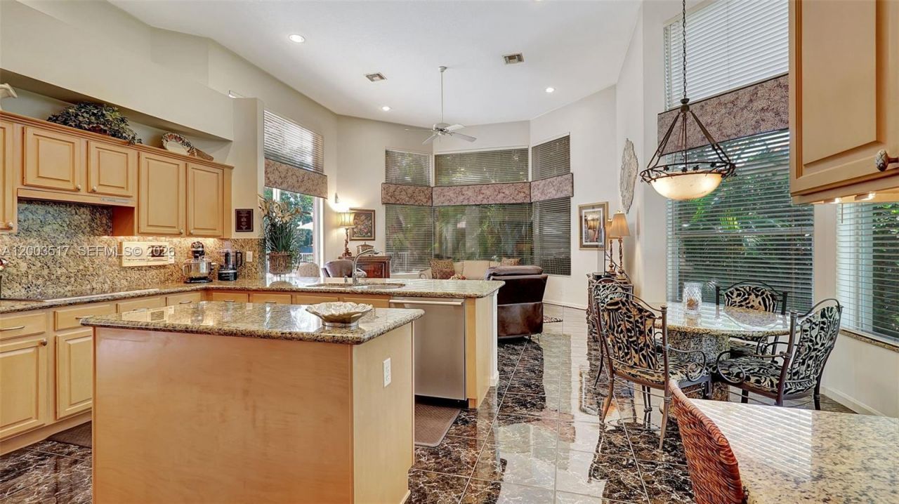 681 NW 100th Ter, Plantation, FL 33324 Photo