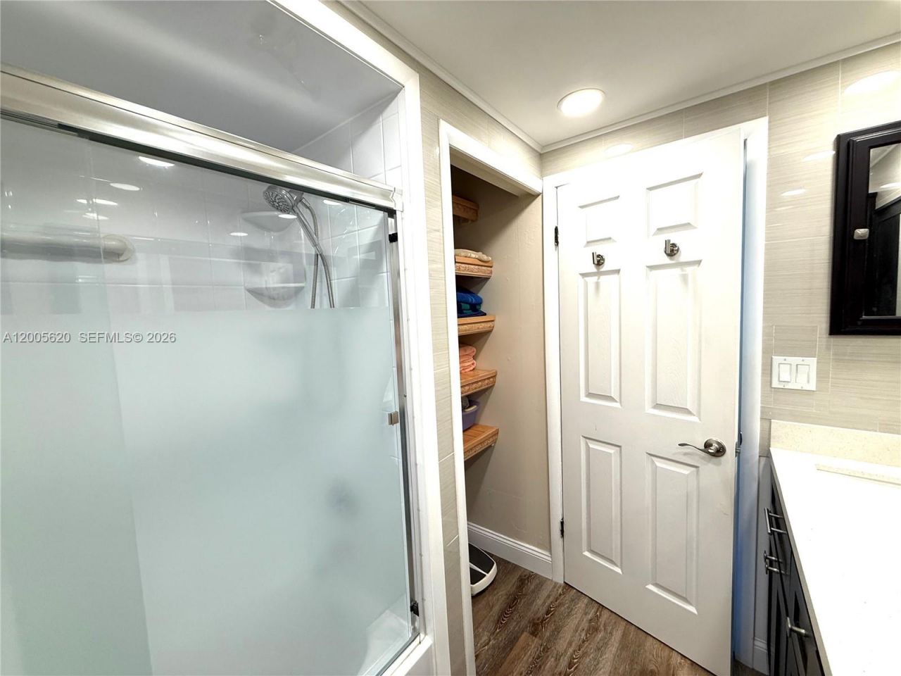 230 Lakeview Dr , Unit 307, Weston, FL 33326 Photo