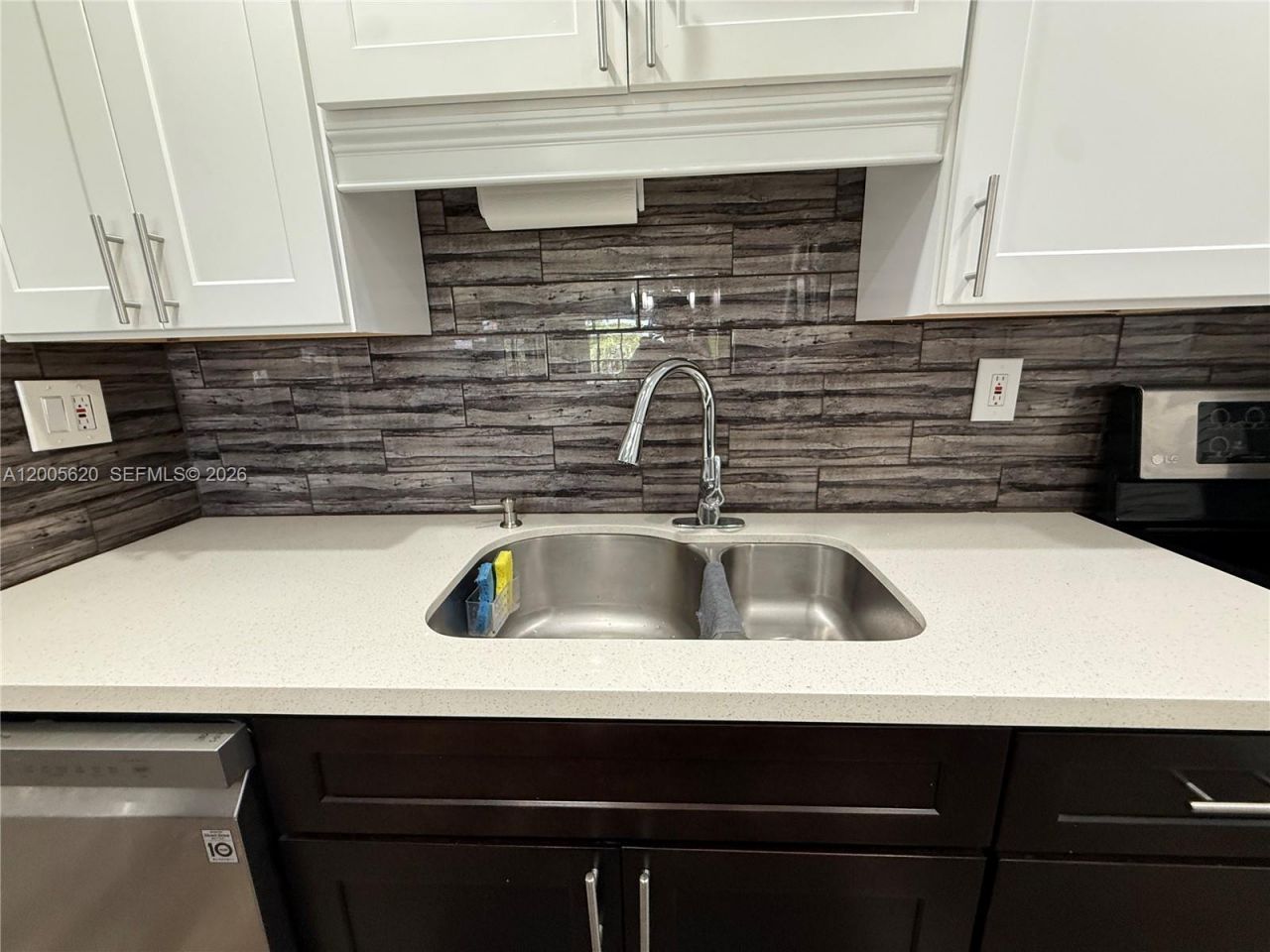 230 Lakeview Dr , Unit 307, Weston, FL 33326 Photo