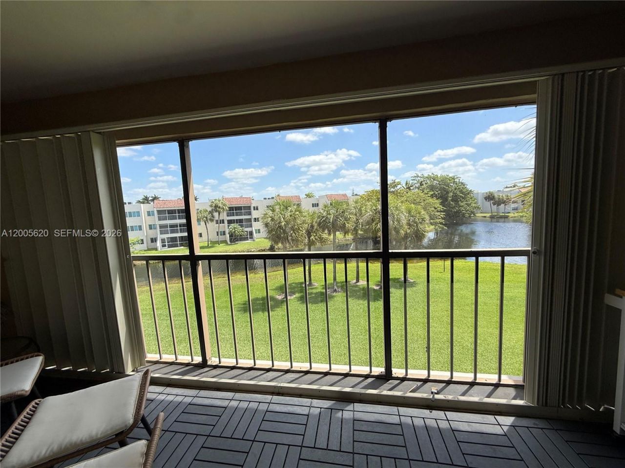 230 Lakeview Dr , Unit 307, Weston, FL 33326 Photo