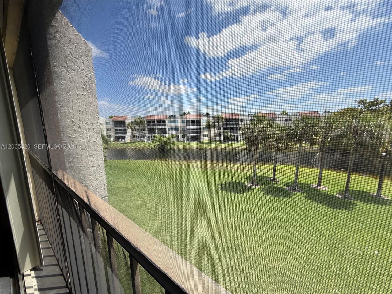 230 Lakeview Dr , Unit 307, Weston, FL 33326 Photo