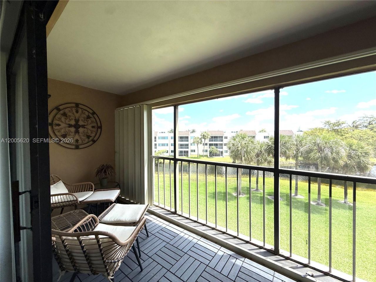 230 Lakeview Dr , Unit 307, Weston, FL 33326 Photo