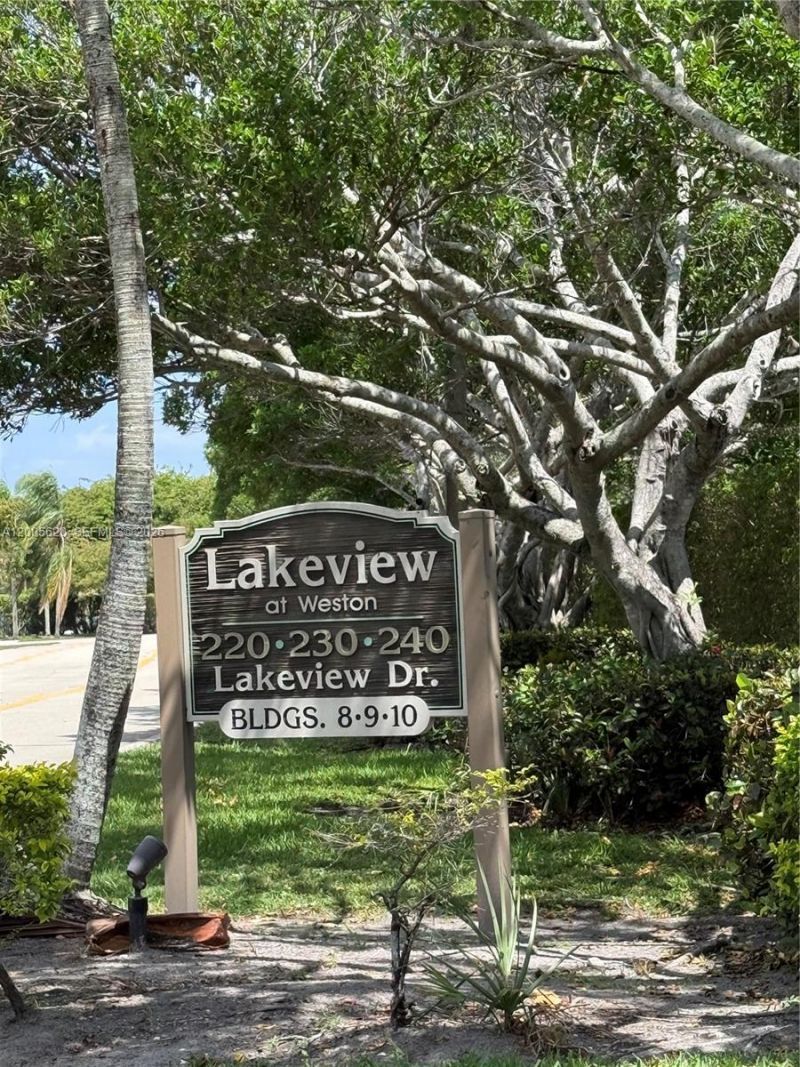 230 Lakeview Dr , Unit 307, Weston, FL 33326 Photo