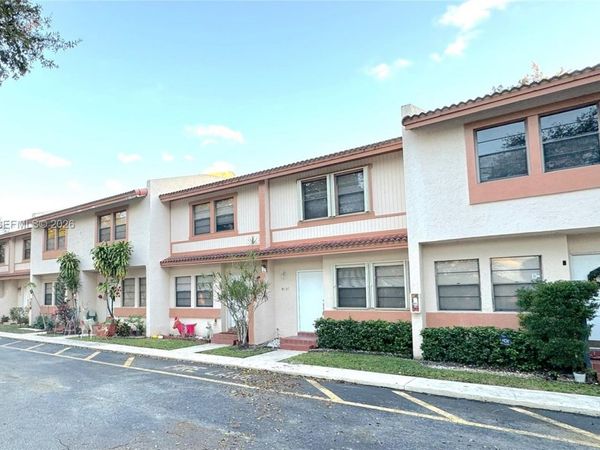 9120 NW 40th St , Unit 18, Coral Springs, FL 33065