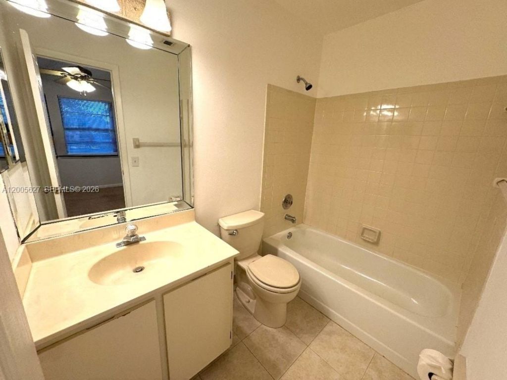 9120 NW 40th St, Unit 18, Coral Springs, FL 33065 Photo
