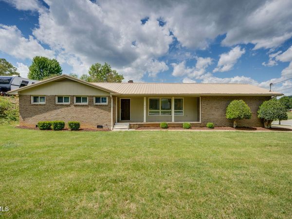 802 Sir Echo Drive, Kingsport, TN 37663