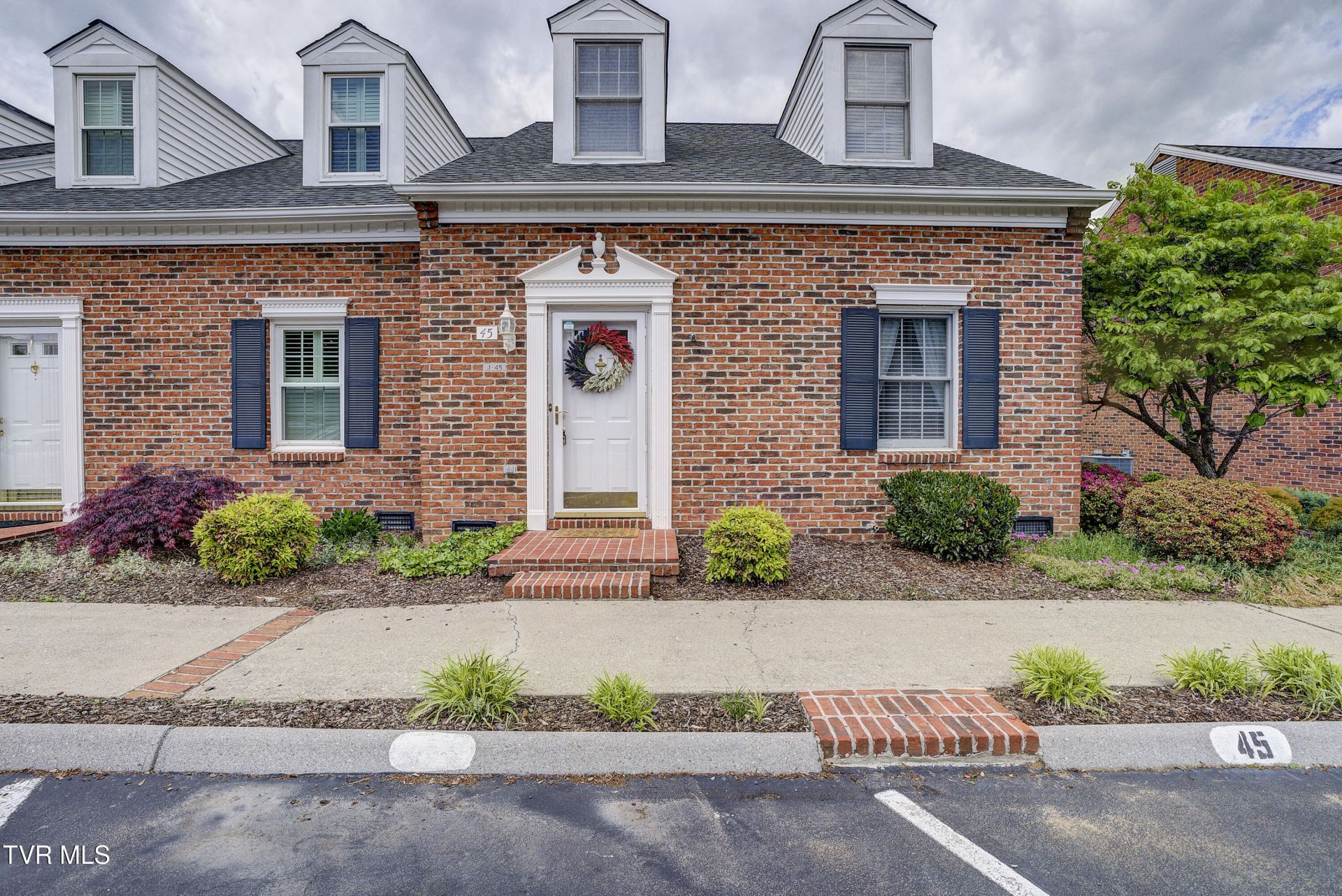 400 Sunset Drive, Unit Apt J45, Johnson City, TN 37604 Main Photo