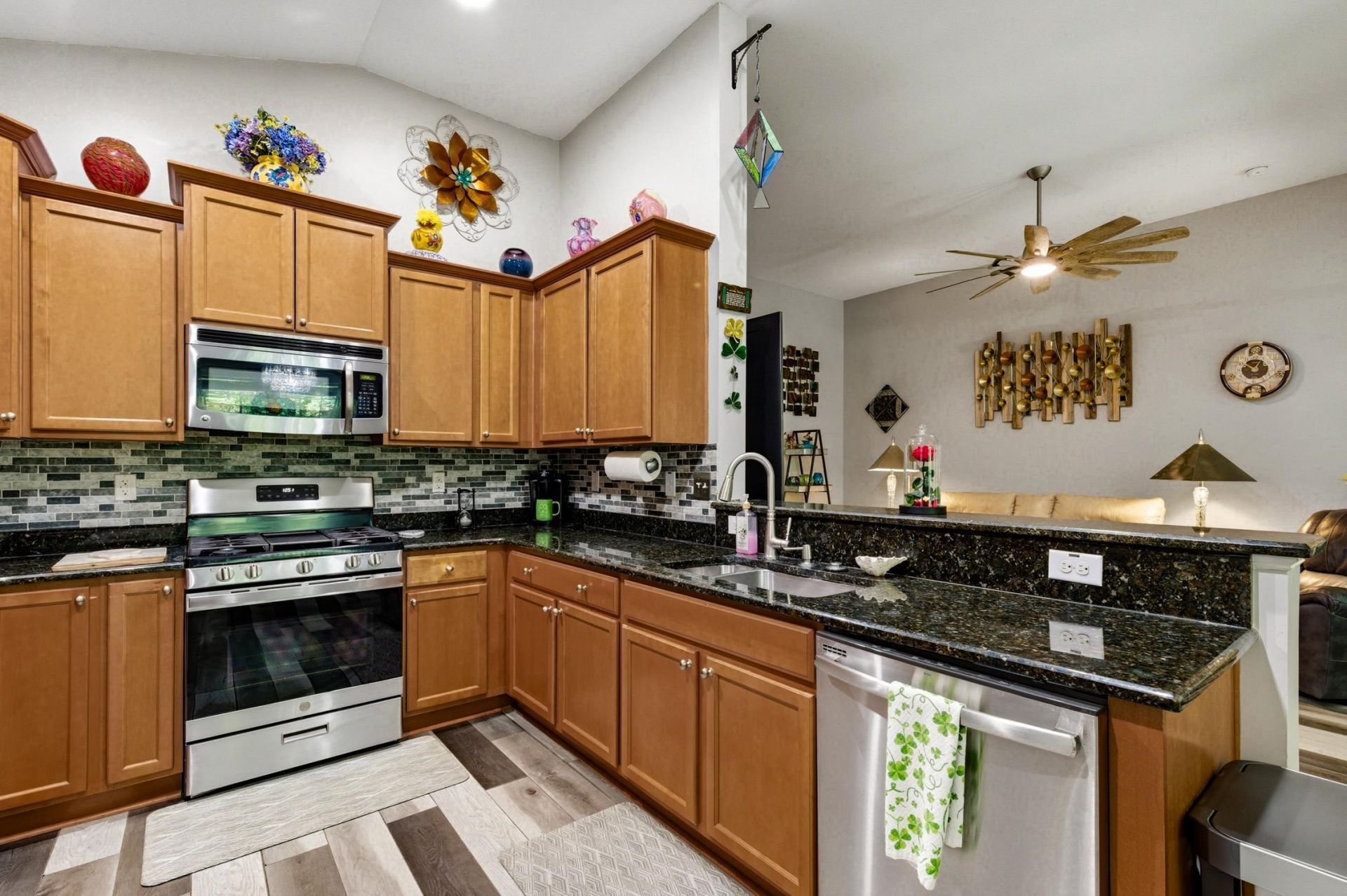 1528 Claremont Ct.  Photo 5