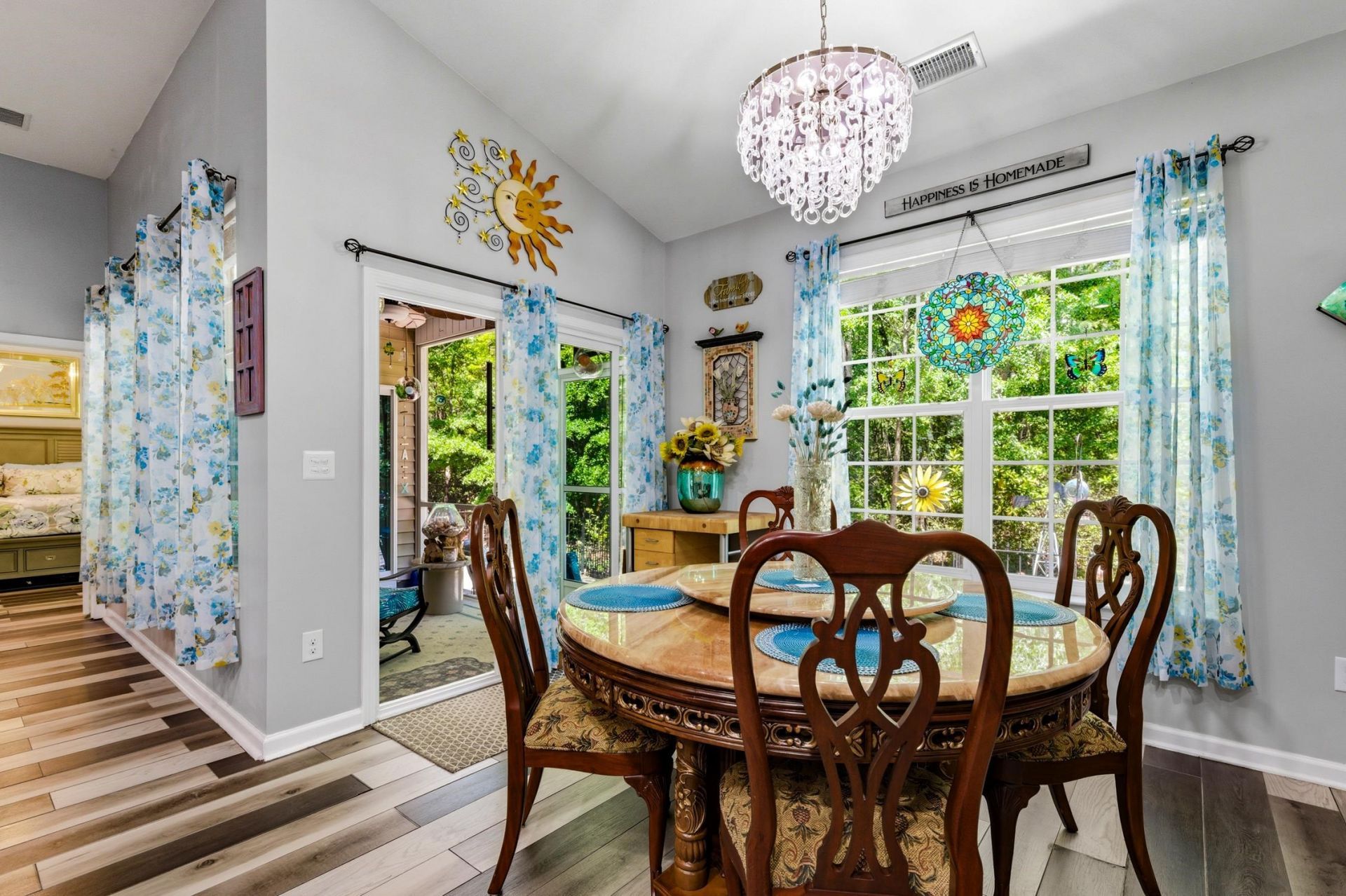 1528 Claremont Ct.  Photo 8