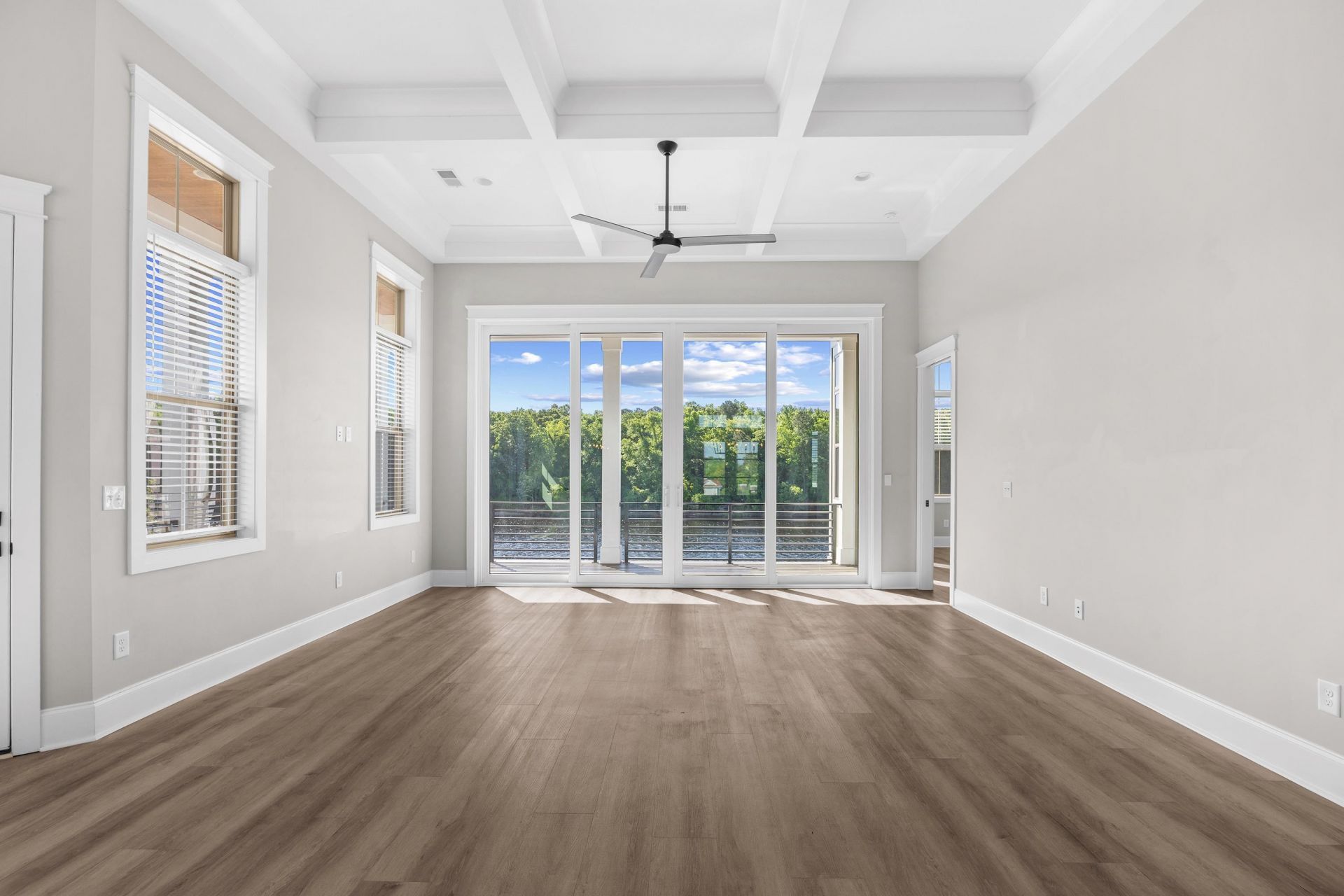 305 Harbour View Dr. Photo 13