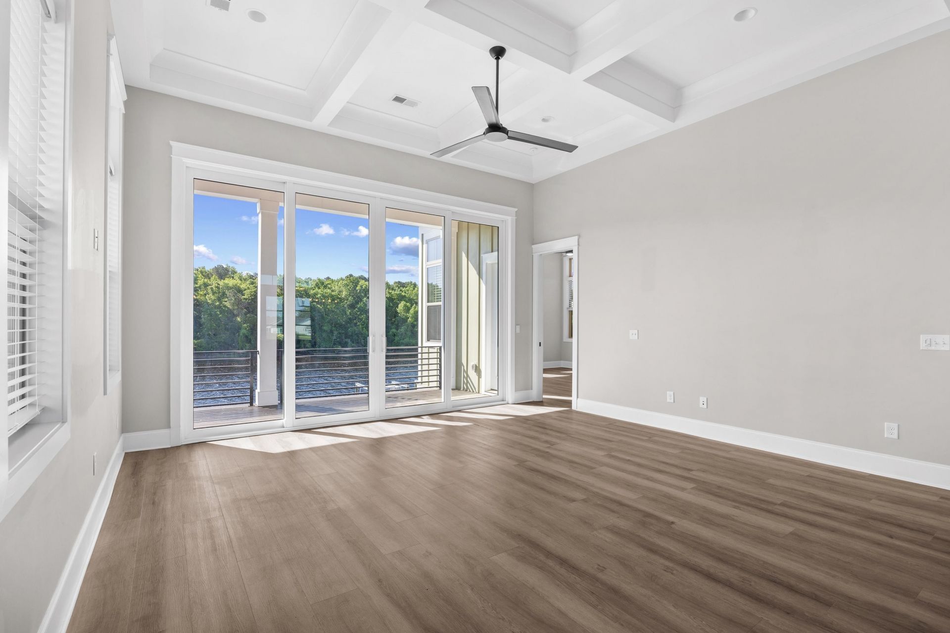 305 Harbour View Dr. Photo 14