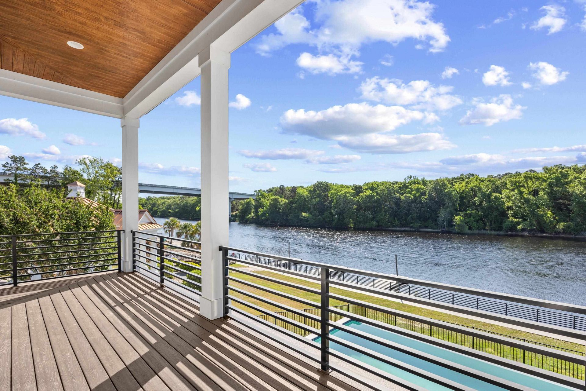 305 Harbour View Dr. Photo 15