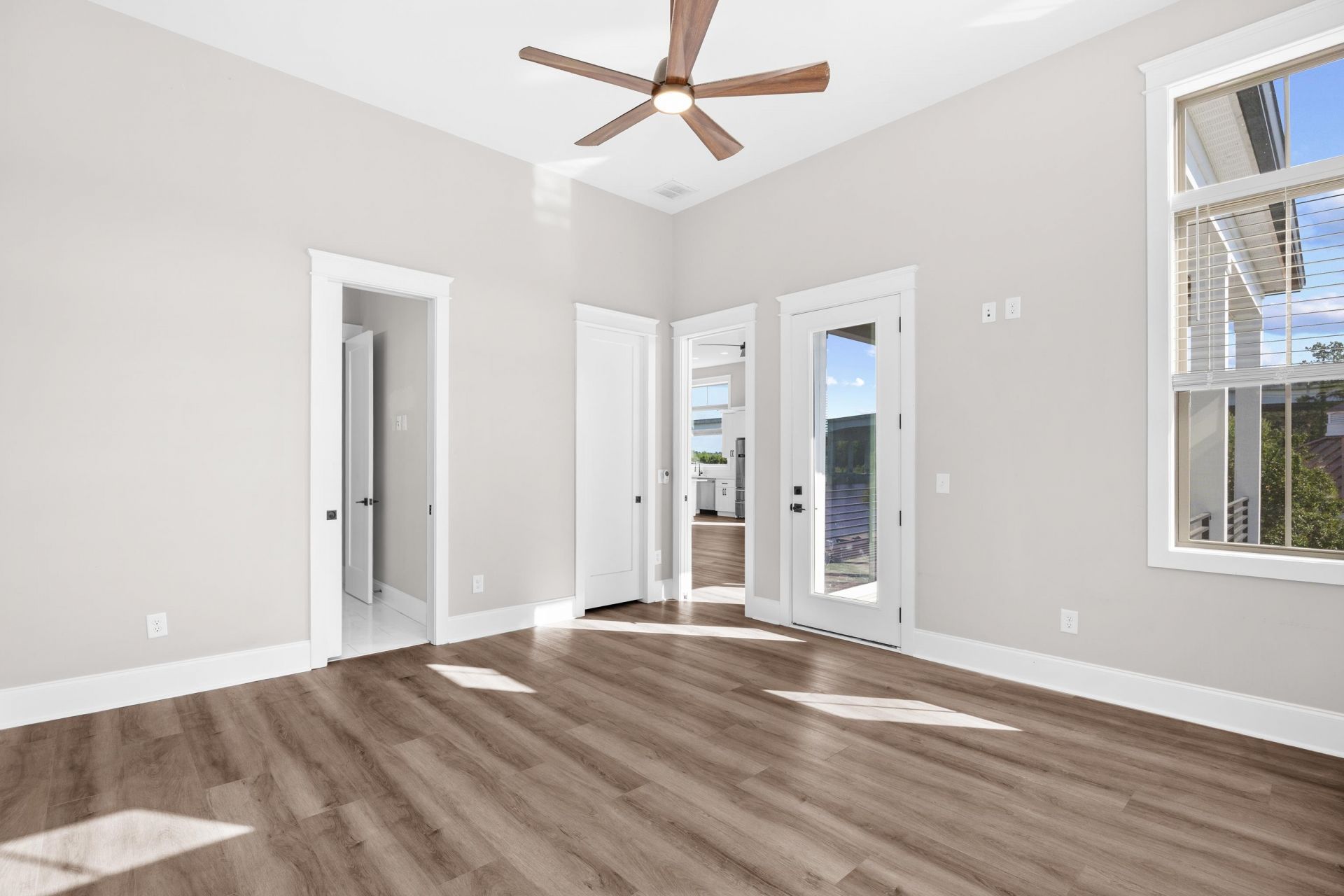 305 Harbour View Dr. Photo 20