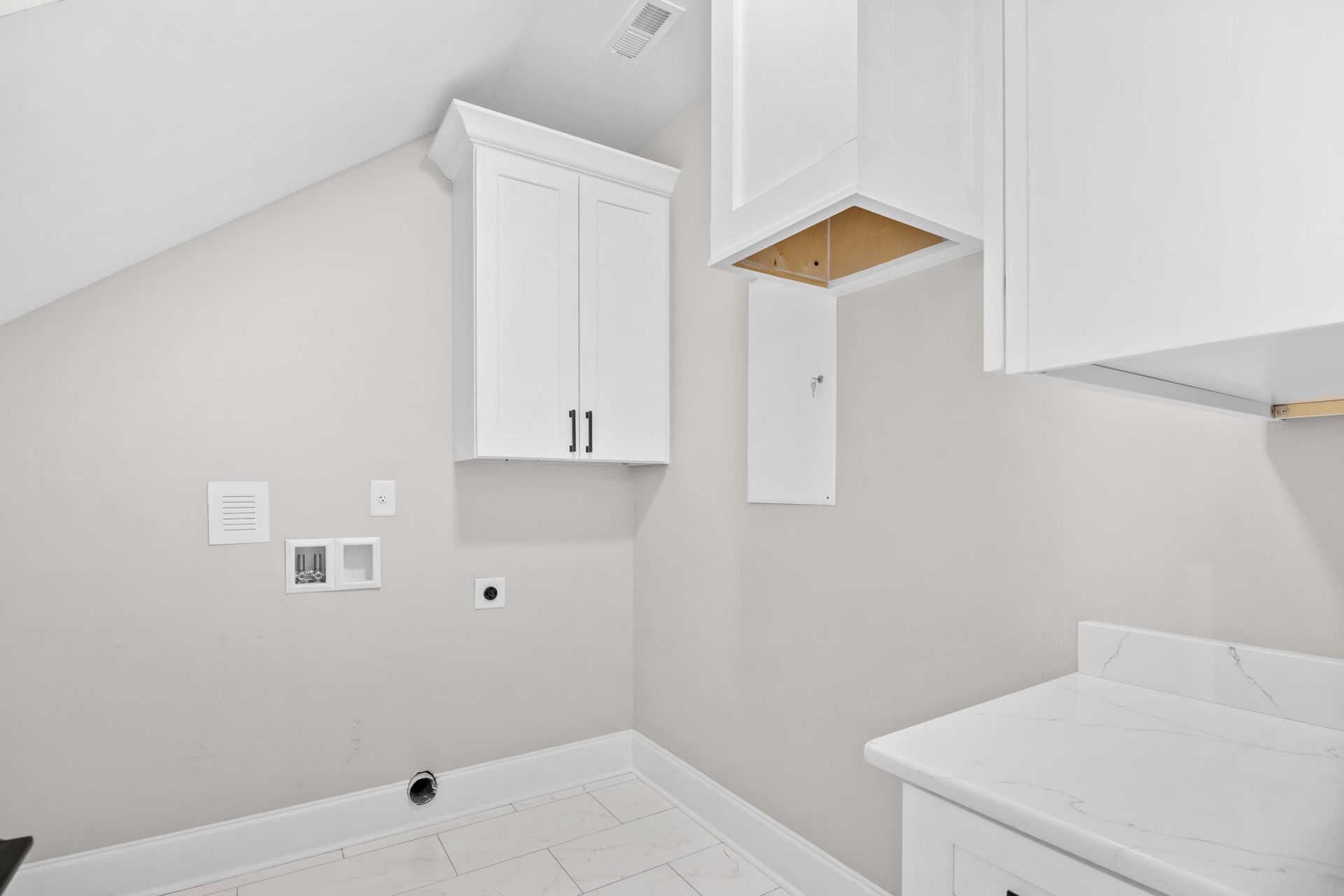 305 Harbour View Dr. Photo 24