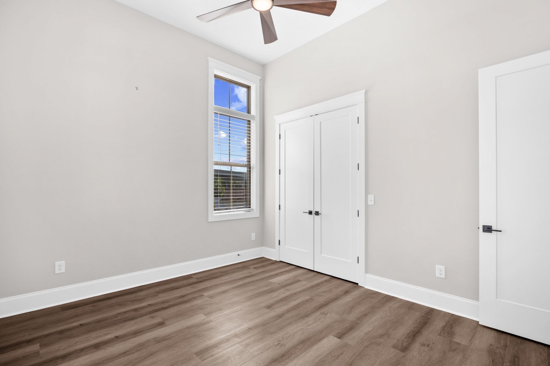 305 Harbour View Dr. Photo 27