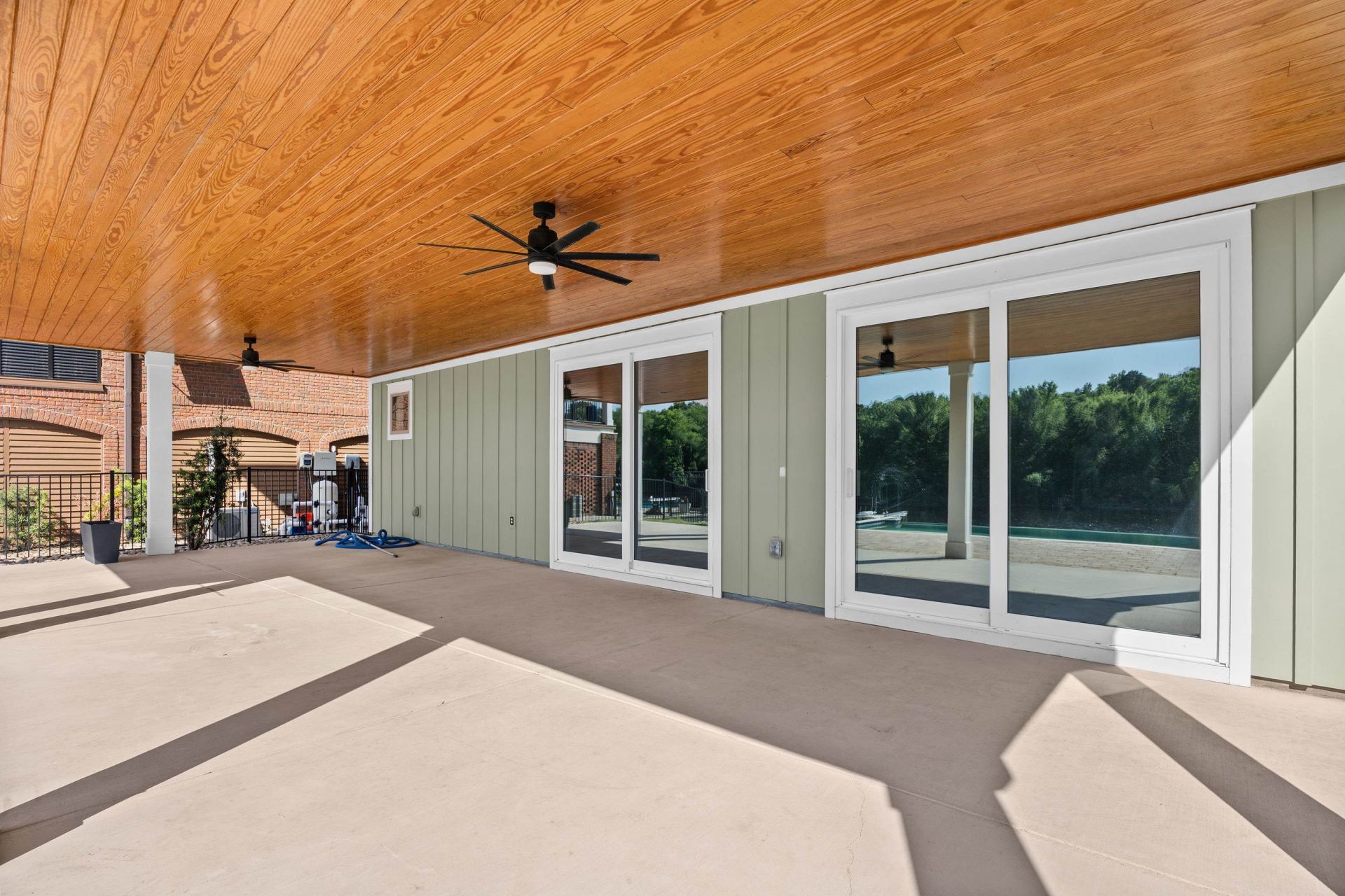 305 Harbour View Dr. Photo 33