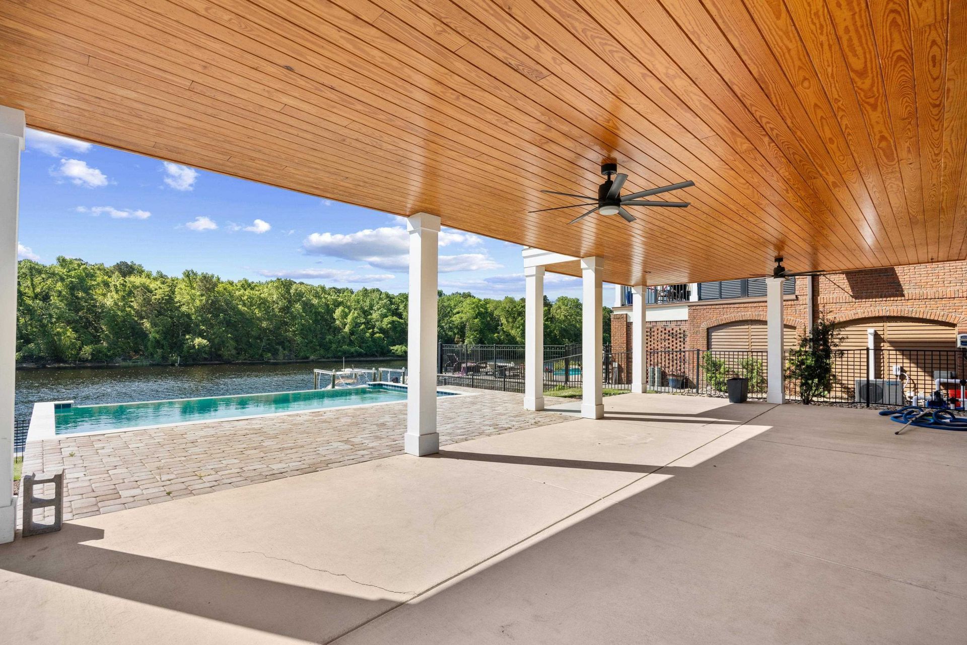 305 Harbour View Dr. Photo 34