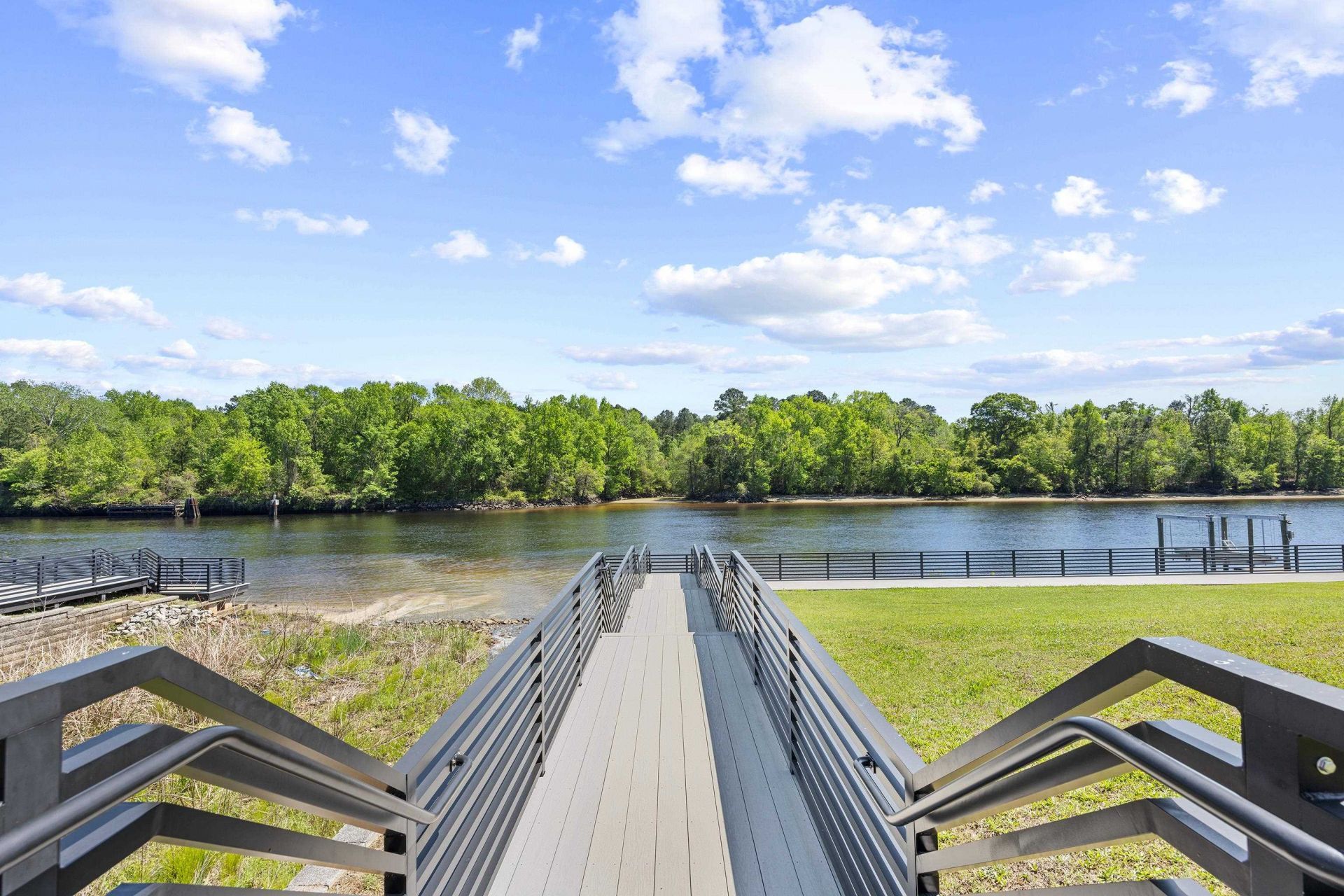 305 Harbour View Dr. Photo 38