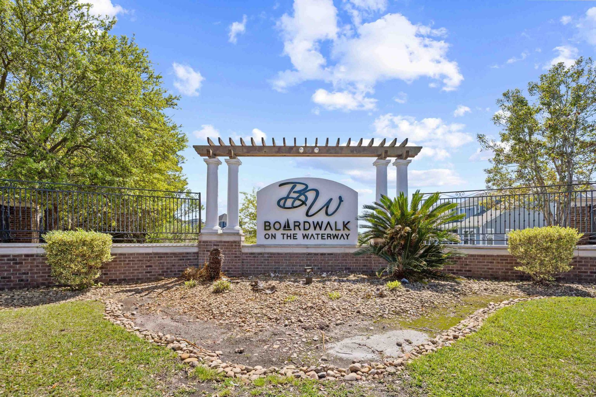 305 Harbour View Dr. Photo 42