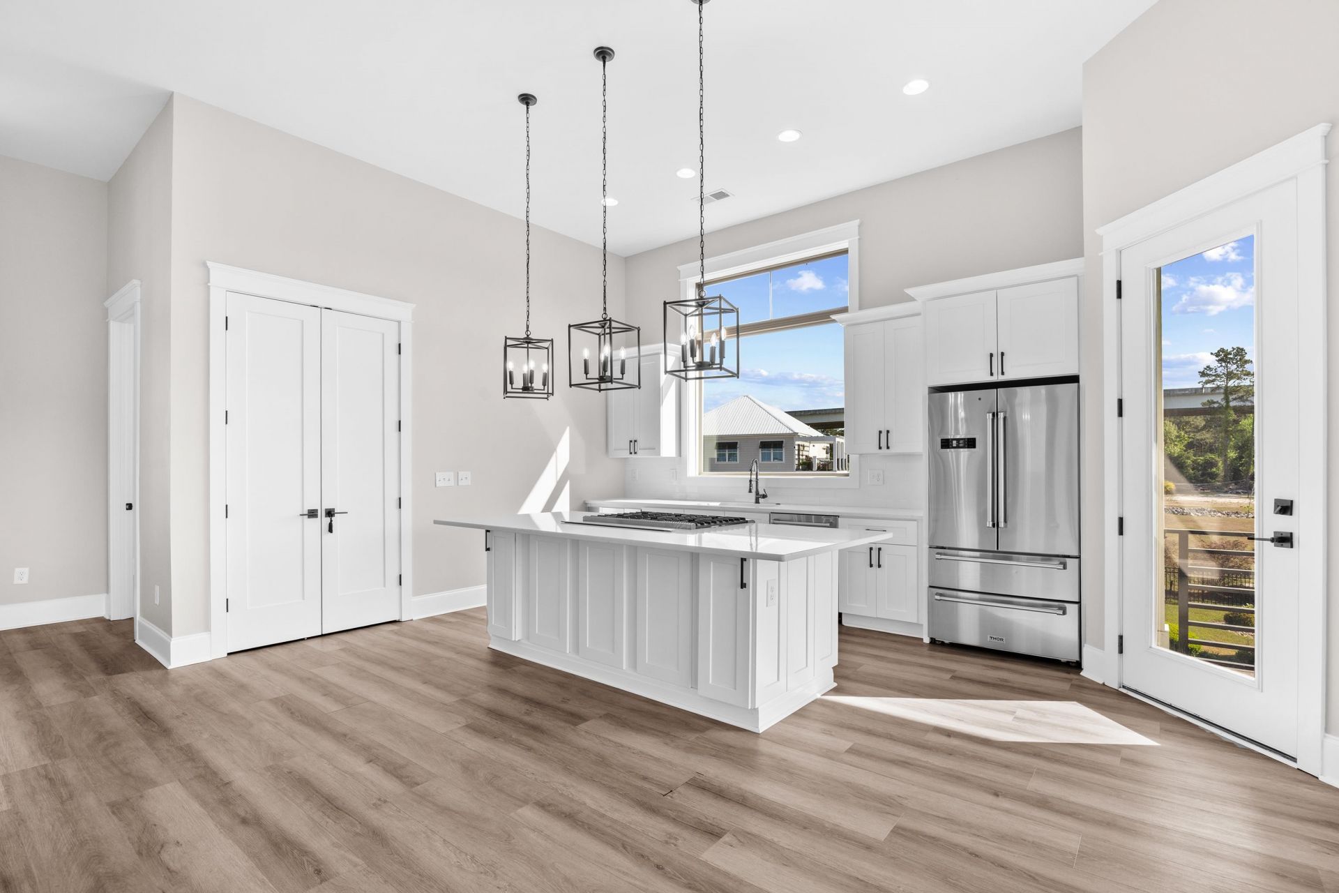 305 Harbour View Dr. Photo 7