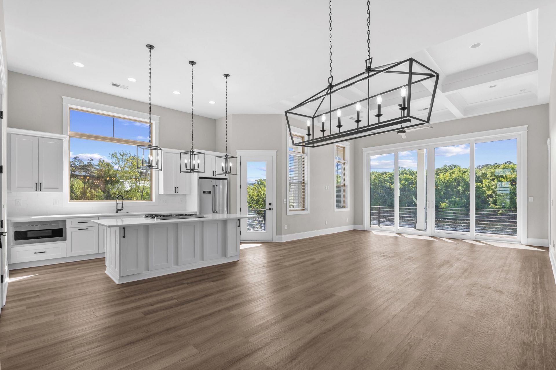 305 Harbour View Dr. Photo 8