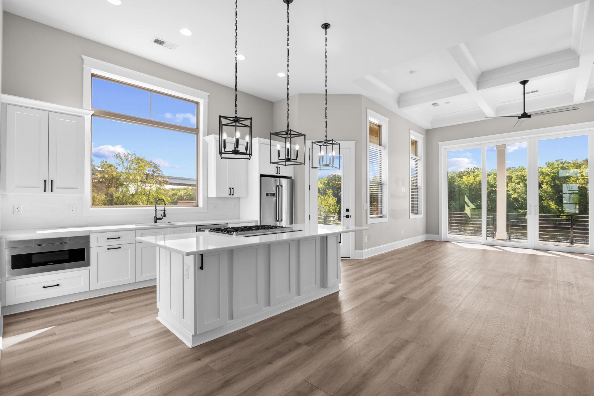 305 Harbour View Dr. Photo 9