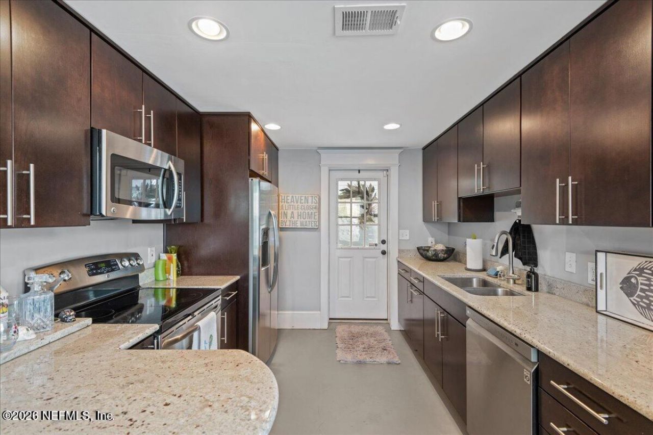 401 Margaret Street, Neptune Beach, FL 32266 Photo