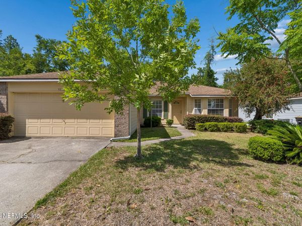 9043 ROCKPOND MEADOWS Drive, Jacksonville, FL 32221