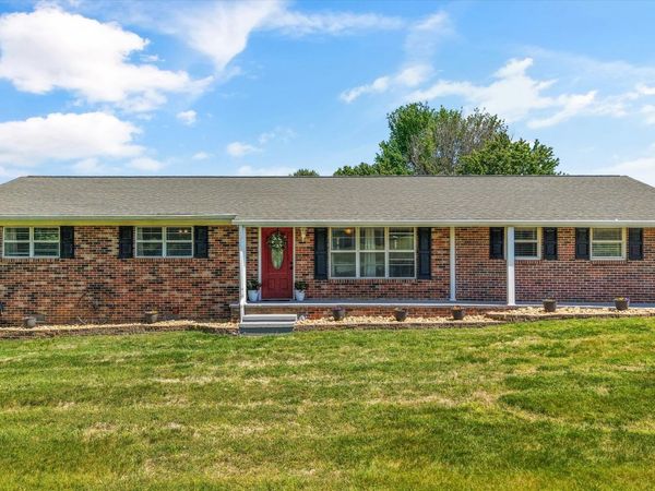 858 Seed Tick Rd, Philadelphia, TN 37846