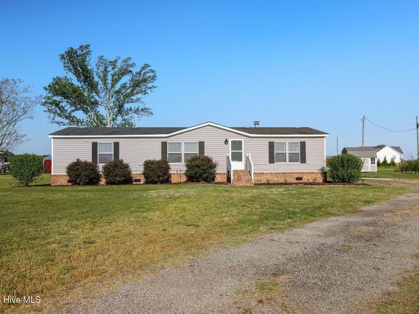 305 Stingy Lane, South Mills, NC 27976