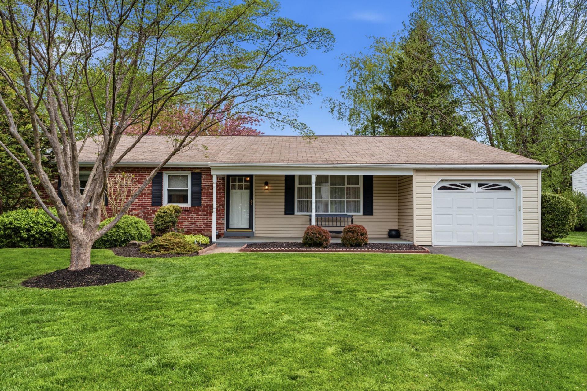 226 SILVESTRI DRIVE , HATBORO, PA 19040