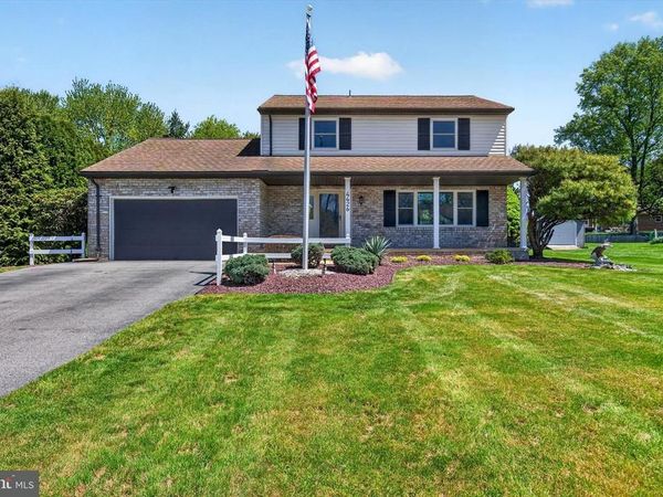 4426 CEDARWOOD DRIVE , YORK, PA 17402