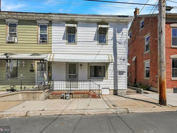 41 W WASHINGTON STREET, FLEETWOOD, PA 19522