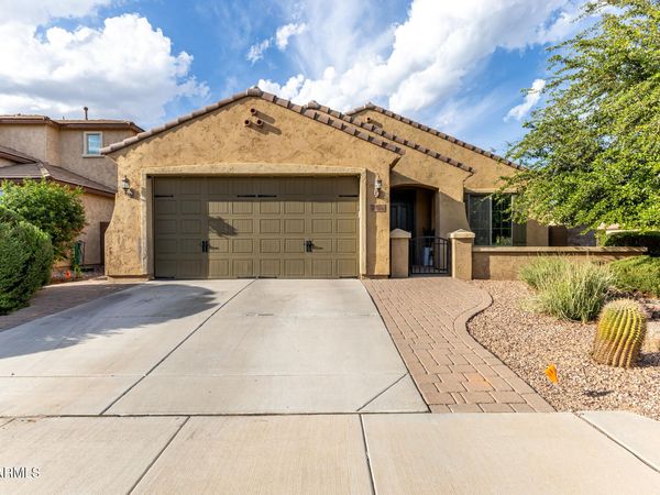 152 W ROSEMARY Drive, Chandler, AZ 85248
