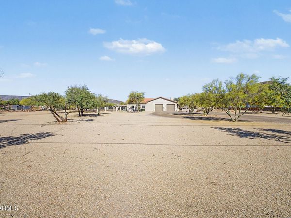 43211 N 16TH Street, New River, AZ 85087