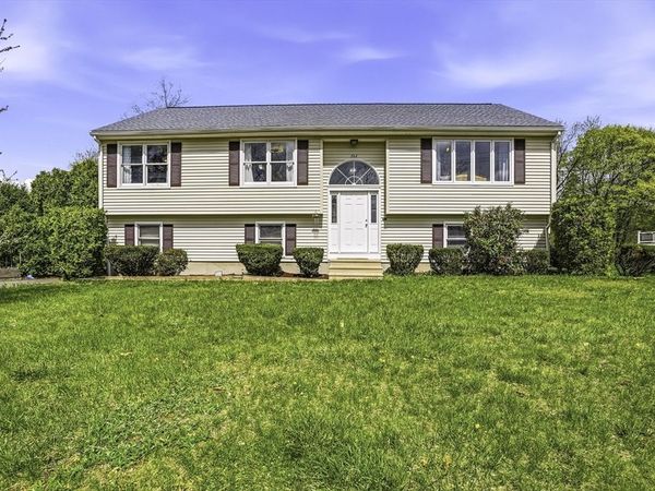 366 Oak St, Shrewsbury, MA 01545