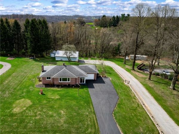 120 Valley View Dr , Butler, PA 16002