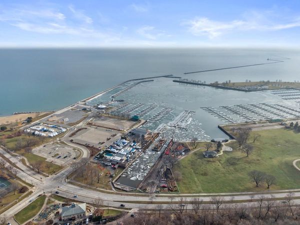 1920 N Farwell AVENUE, Unit 203, Milwaukee, WI 53202