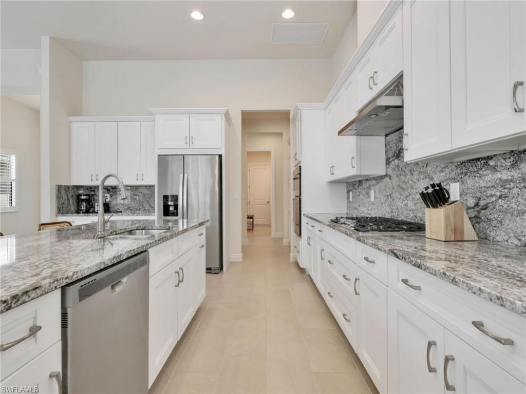 9288 Cayman Dr, Naples, FL 34114 Photo