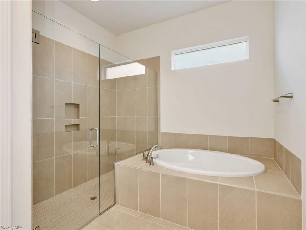 9288 Cayman Dr, Naples, FL 34114 Photo